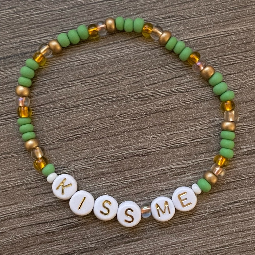 St Patricks Day Bracelet Kiss Me